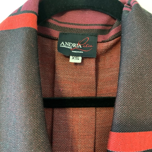 Andria Lieu short sleeve jacket - Picture 2 of 4